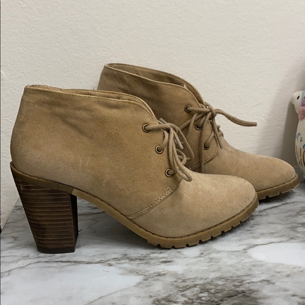Restricted: booties - Picture 2 of 3